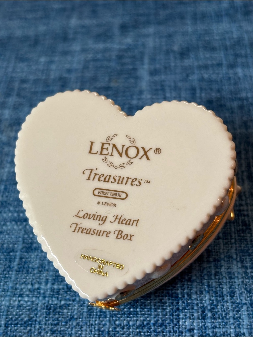 LENOX LOVING HEARTS TREASURE BOX  with Charm hinged jewelry box Valentines Day - Picture 7 of 8
